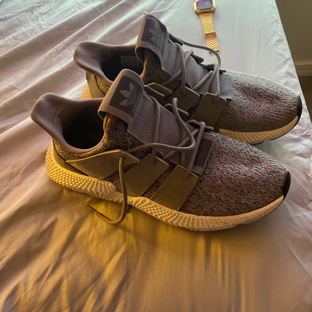 Adidas Sneakers